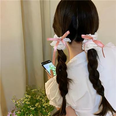 为了受伤的右眼